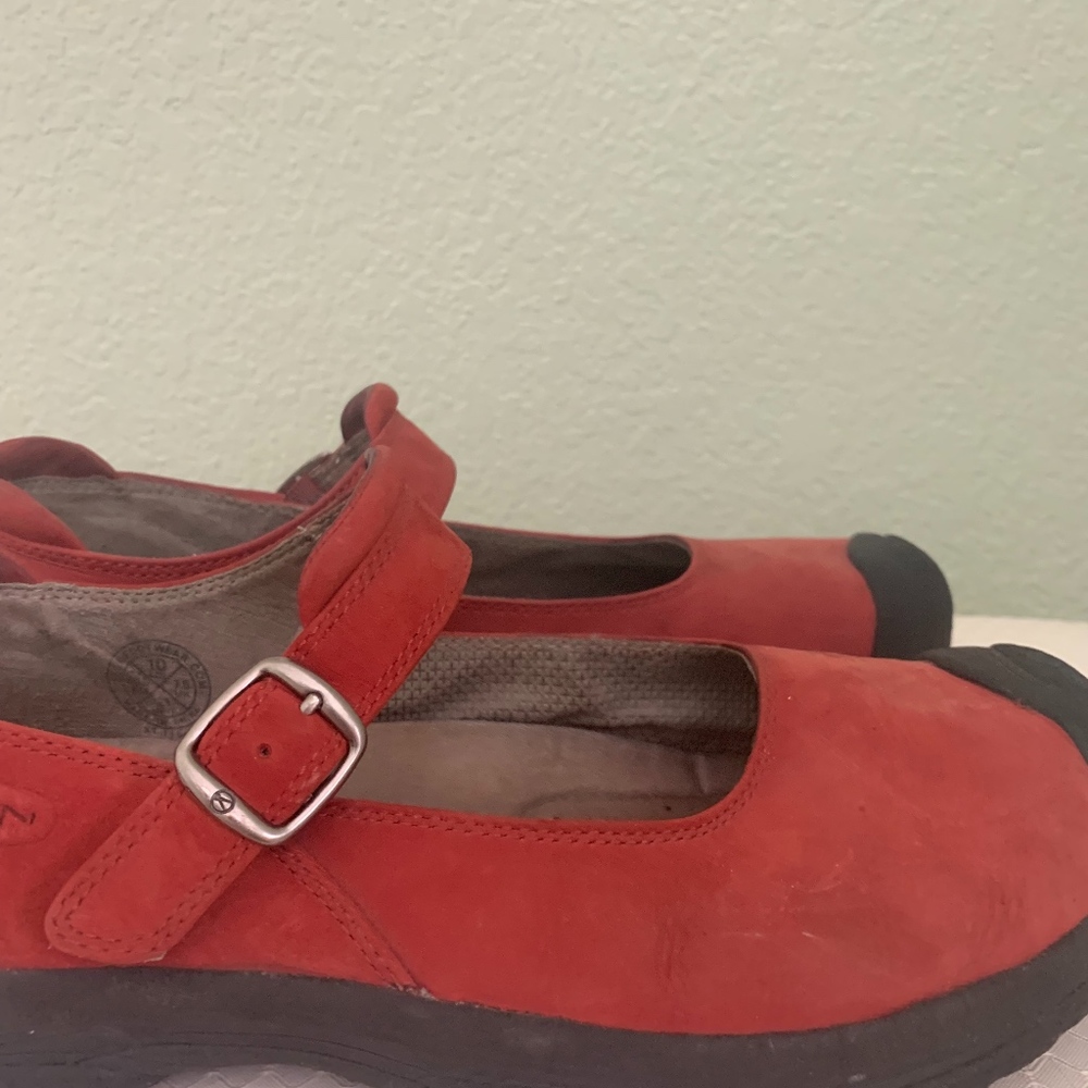 Red Keen Mary Janes Sz 10